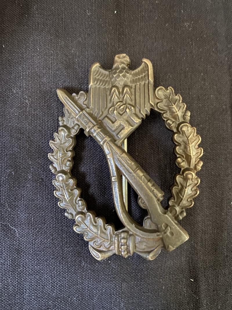 WW2 GERMAN INFANTRY ASSAULT BADGE IN BRONZE
