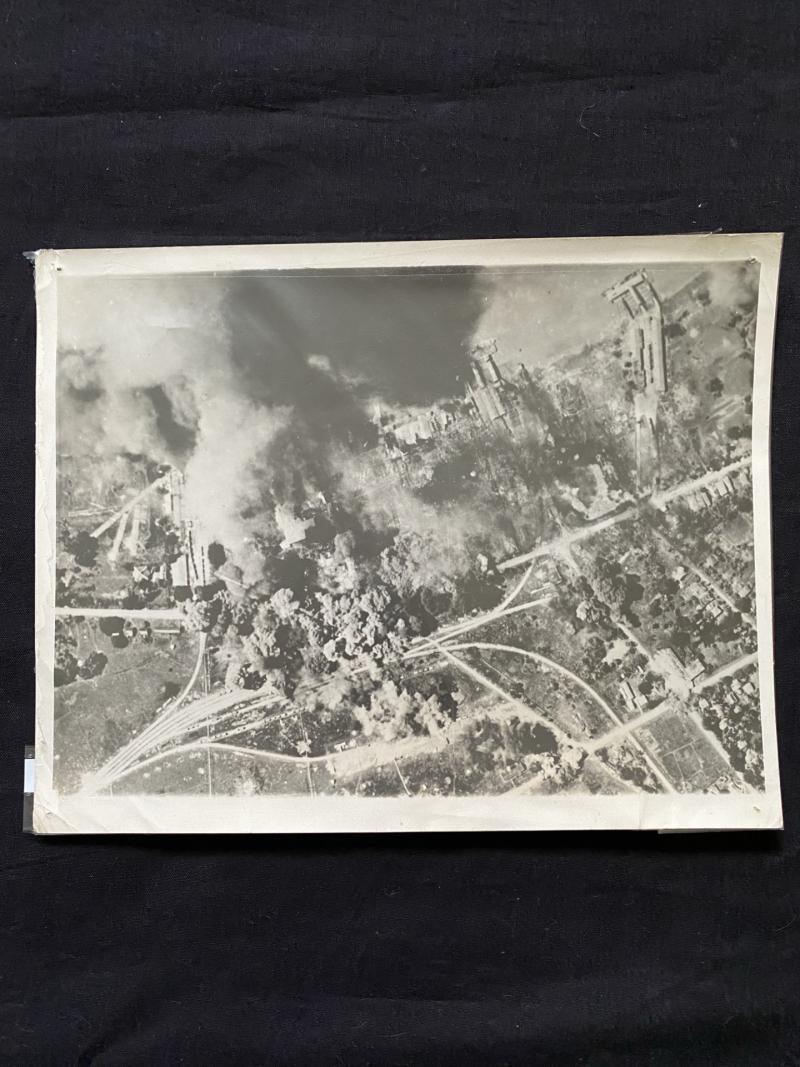 PICTURE OF U.S BOMBS HITTING JAPANESE POSITIONS