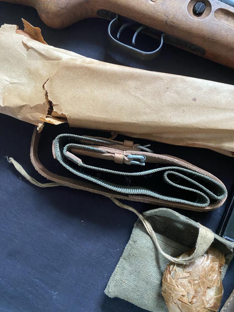 DEACTIVATED BERETTA MOD 4 SMG WITH ACCESSORIES (NEW EU DEACTIVATION)