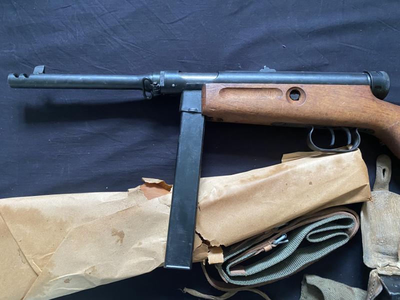 DEACTIVATED BERETTA MOD 4 SMG WITH ACCESSORIES (NEW EU DEACTIVATION)