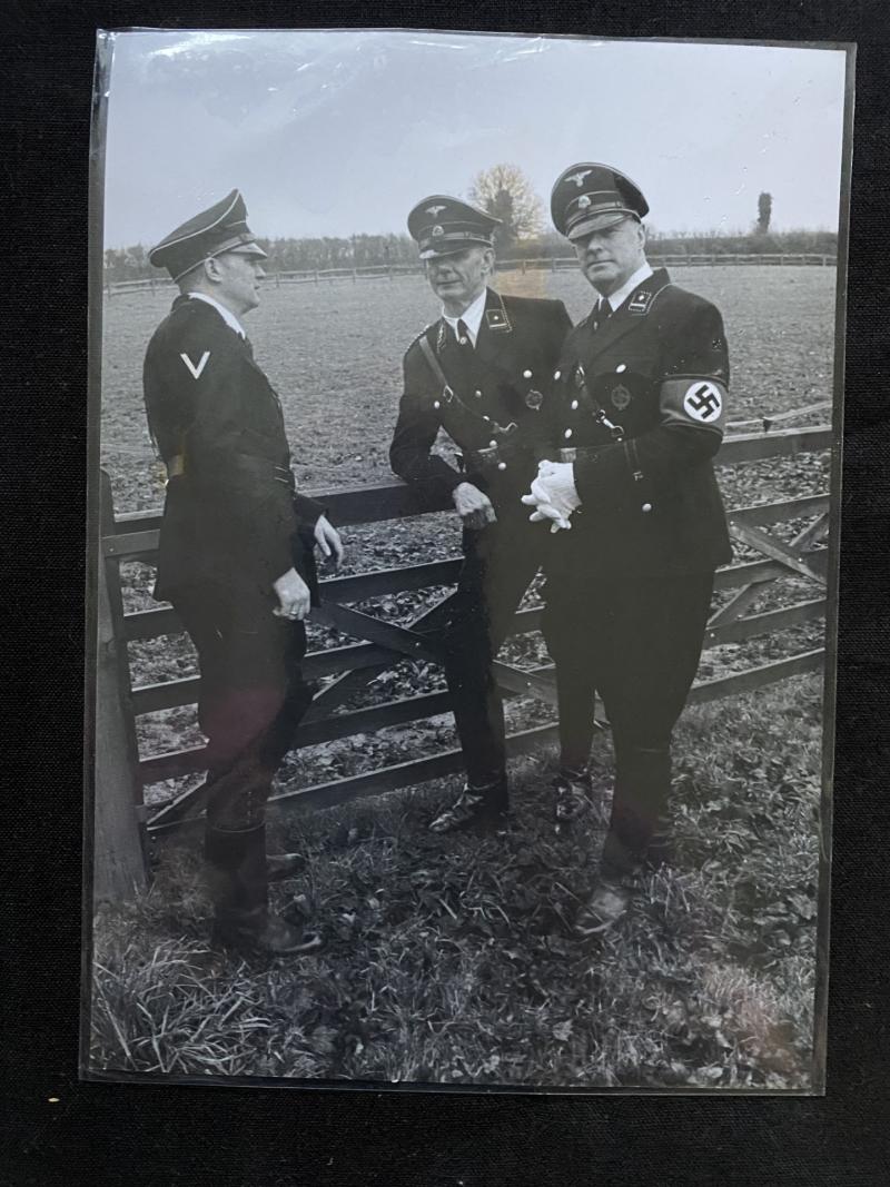 (WAS £85) WW2 GERMAN HEINRICH HOFFMANN PHOTOGRAPH OF 3 SS SOLDIERS