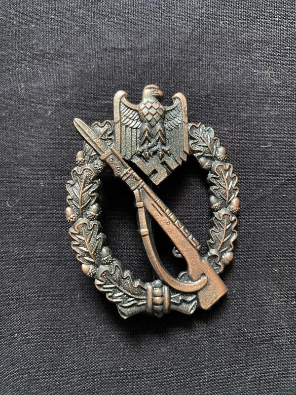REPRODUCTION WW2 GERMAN INFANTRY ASSAULT BADGE