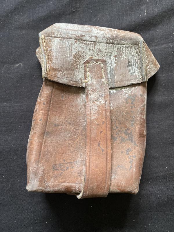 ZB26-30 LEATHER MAGAZINE POUCH