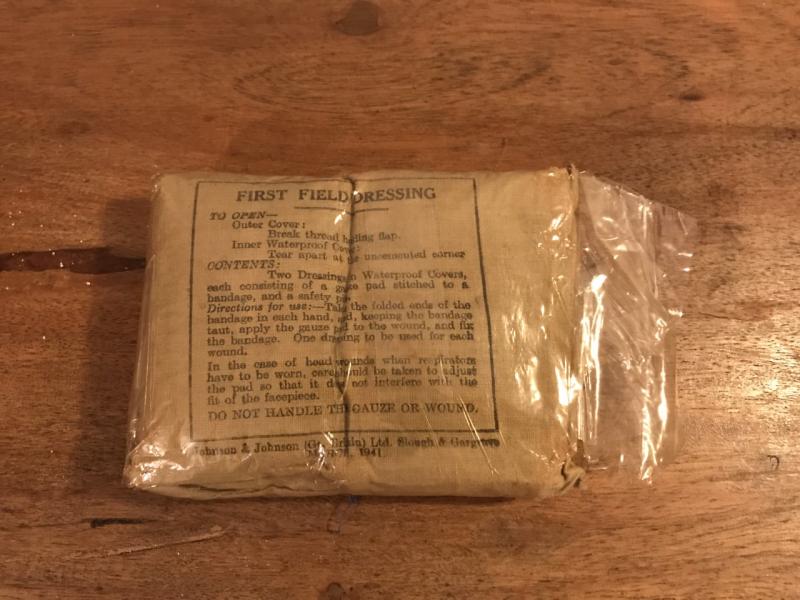 Chase Militaria | WW2 BRITISH FIRST AID FIELD DRESSING