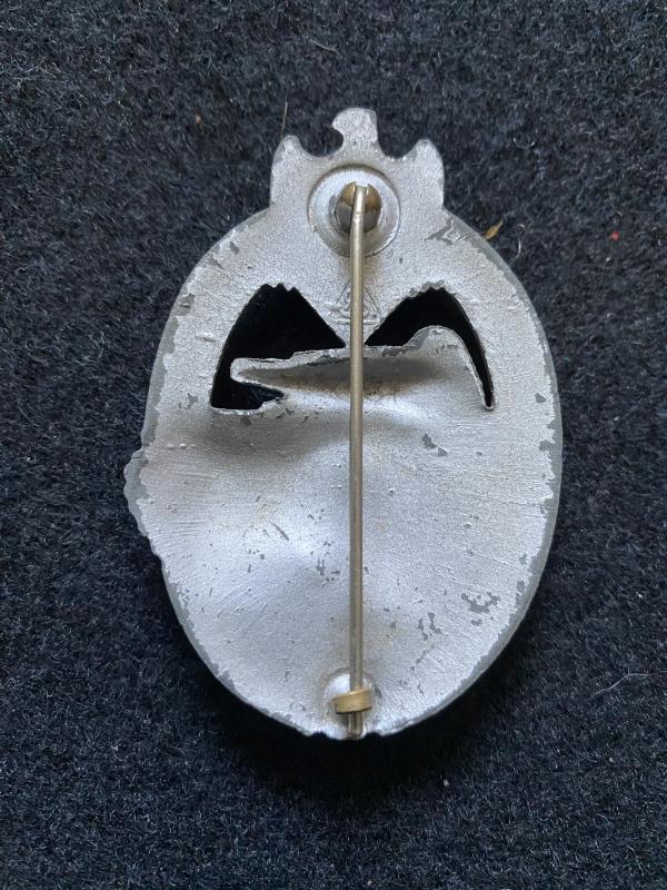 WW2 GERMAN PANZER ASSAULT BADGE IN SILVER