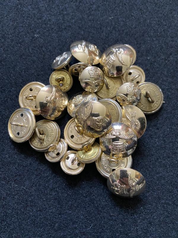 26 X ASSORTED SIZE RAF BUTTONS