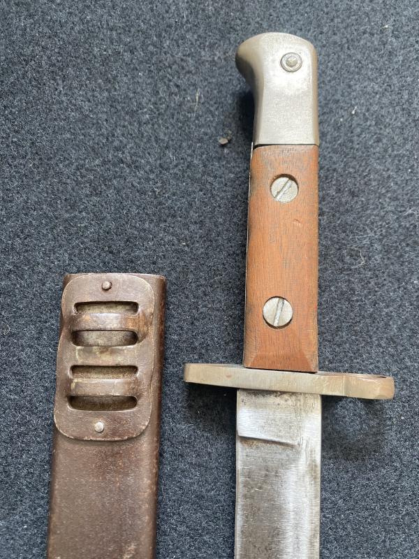 UNKNOWN BAYONET WITH A WW1 STURMMESSER M1917 FIGHTING KNIFE SCABBARD
