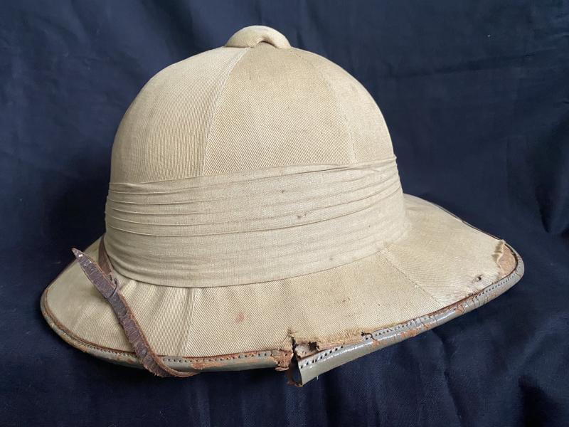 WW1 BRITISH ARMY OFFICERS PITH HELMET