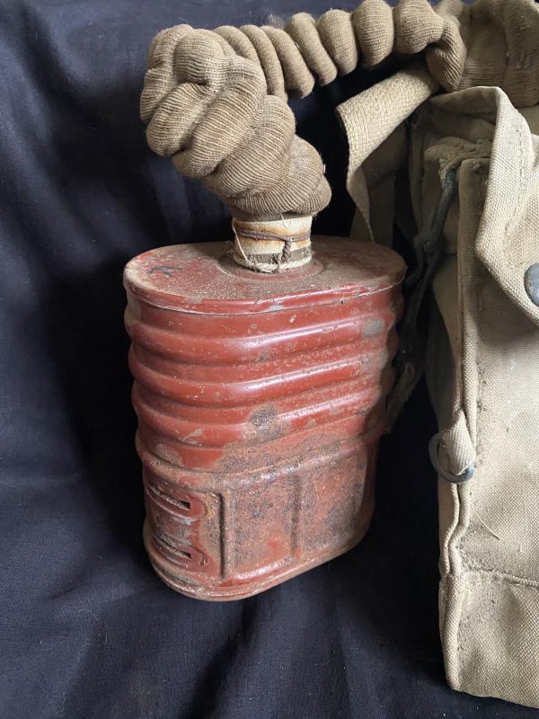 WW2 BRITISH SERVICE GAS MASK SET