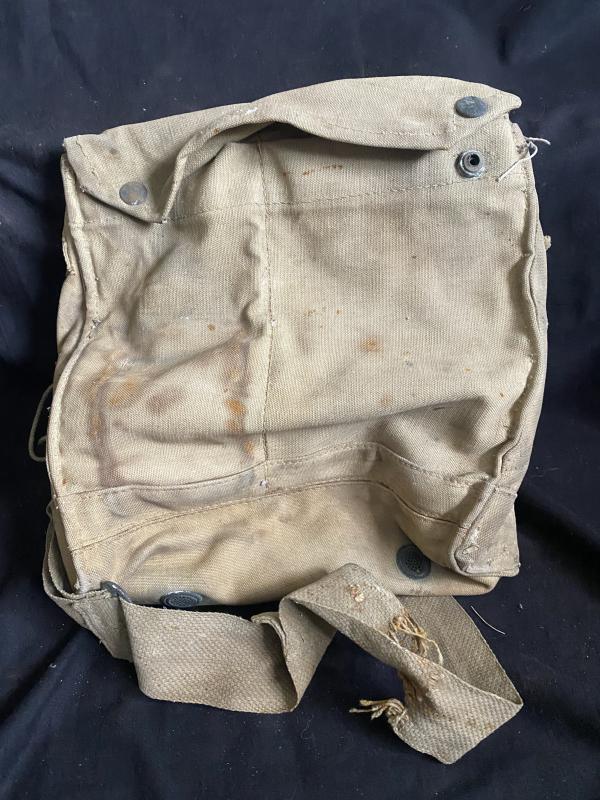 WW2 BRITISH SERVICE GAS MASK SET