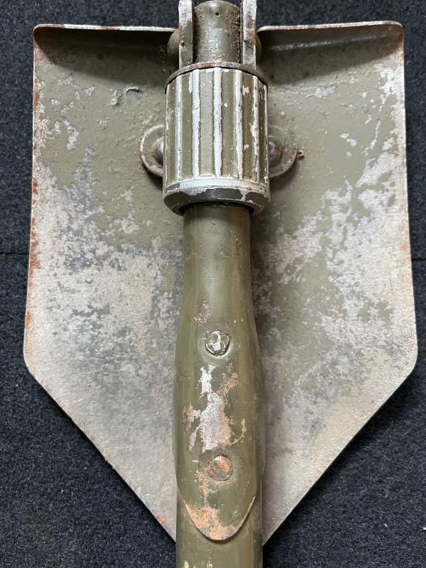 U.S. M1943 ENTRENCHING TOOL WITH A 1944 DATED POUCH