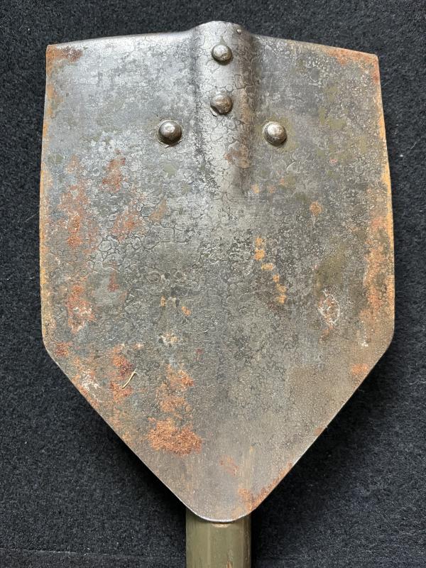 U.S. M1943 ENTRENCHING TOOL WITH A 1944 DATED POUCH