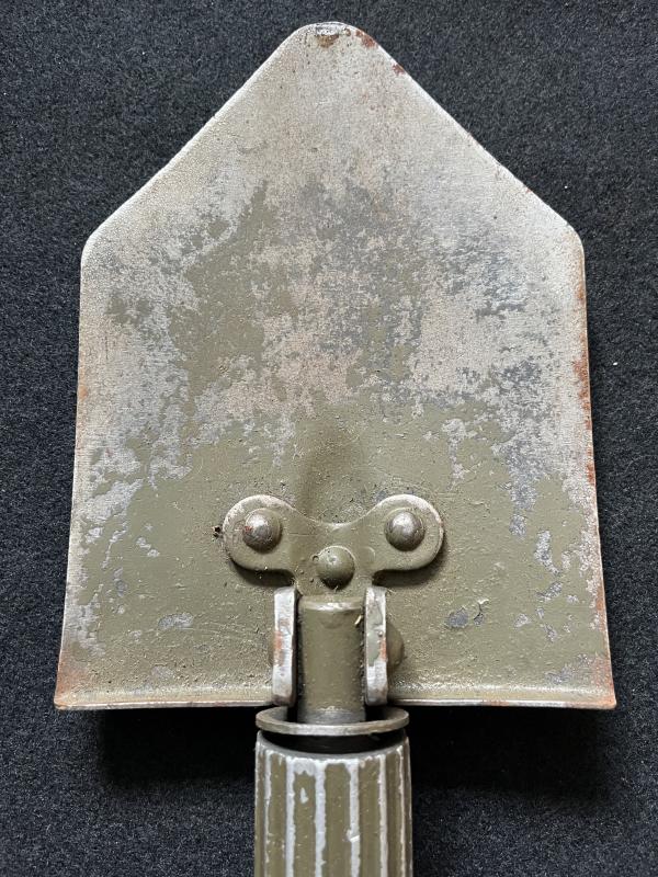 U.S. M1943 ENTRENCHING TOOL WITH A 1944 DATED POUCH