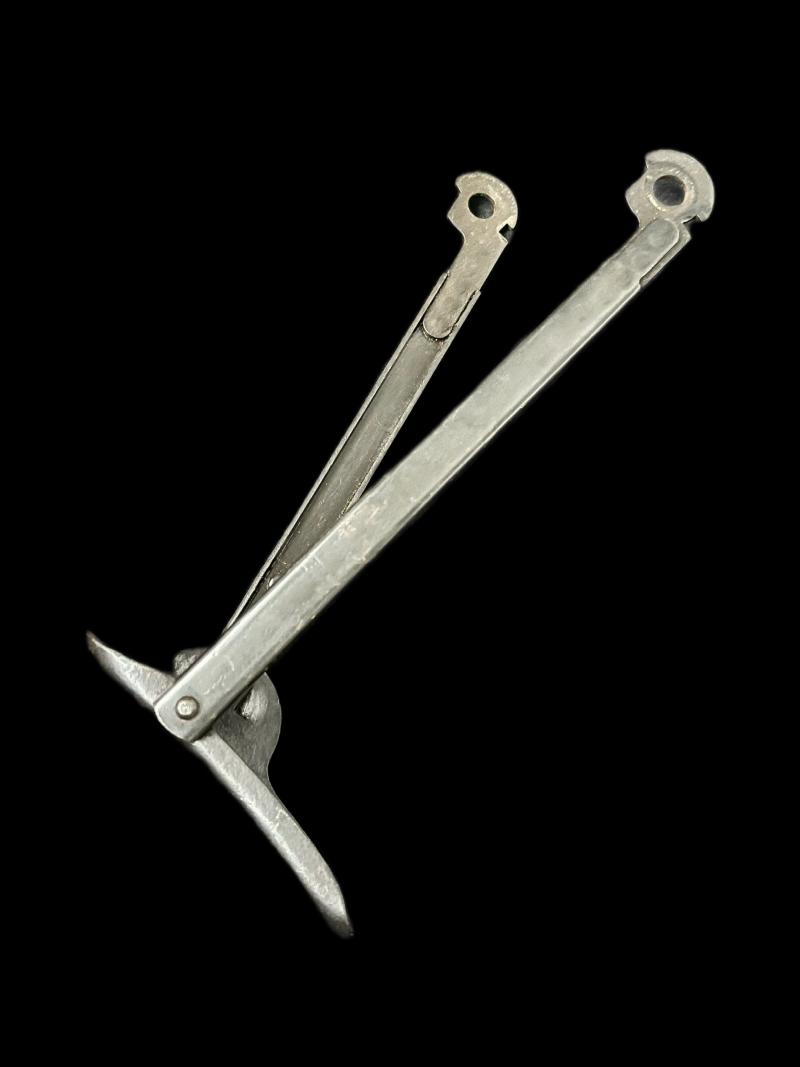 AK ASSAULT RIFLE FOLDING STOCK