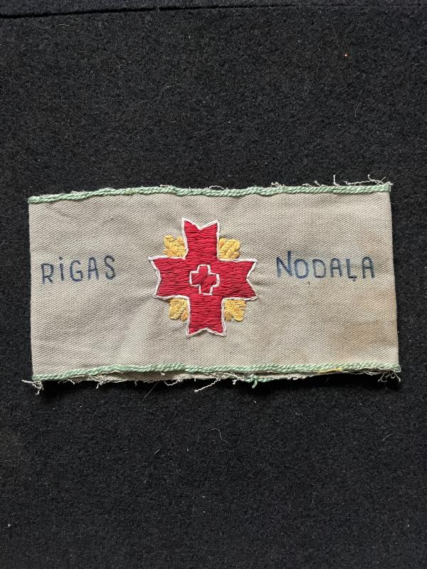 REPRODUCTION RIGAS NODALA ARMBAND