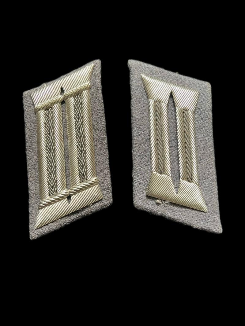 EAST GERMAN COLLAR TABS