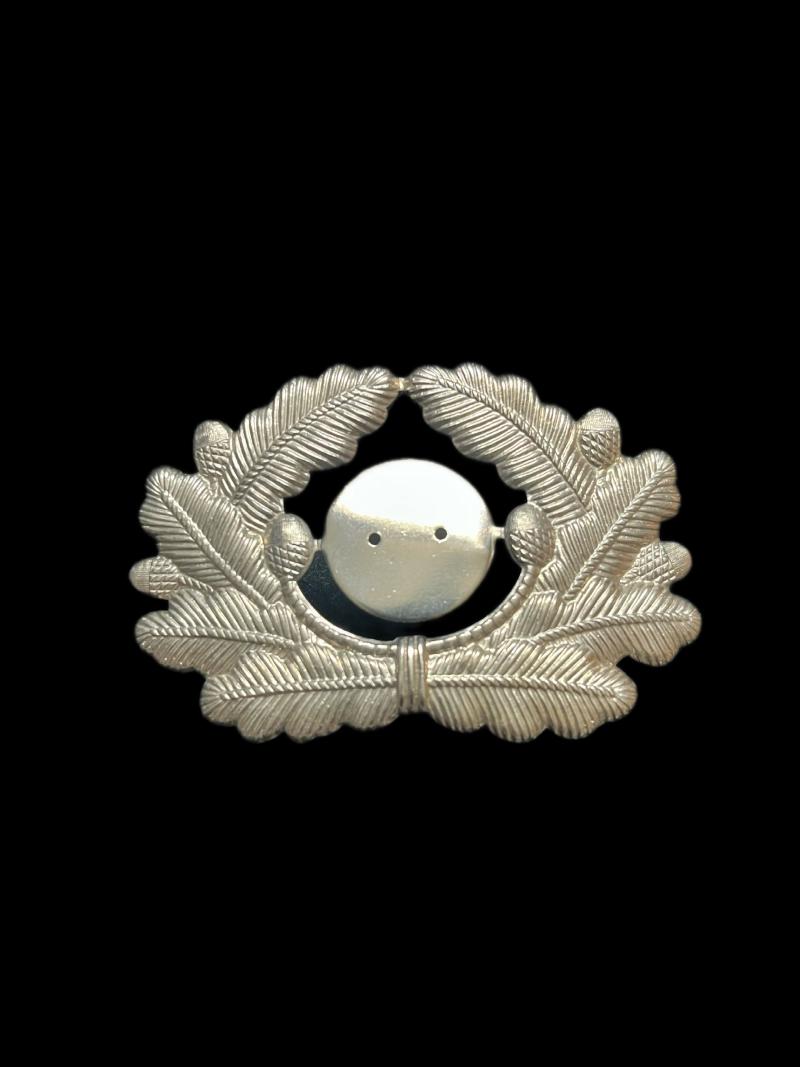 EAST GERMAN ARMY WREATH BADGE