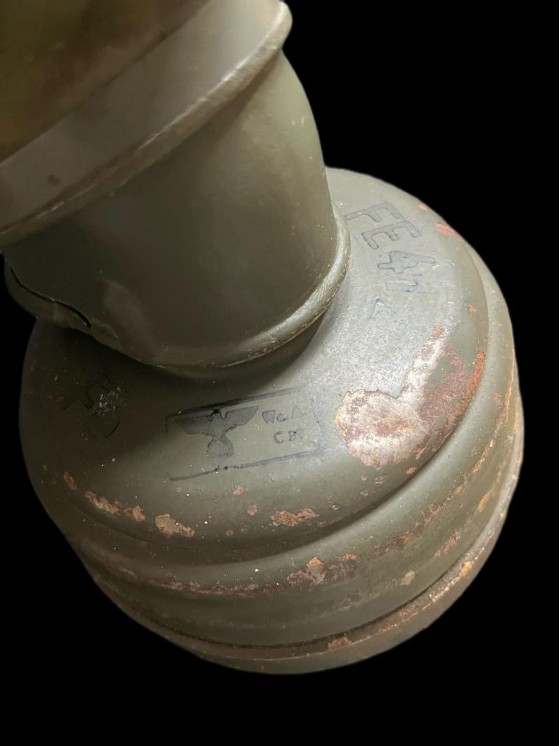 WW2 GERMAN M30 GAS MASK WITH CANISTER