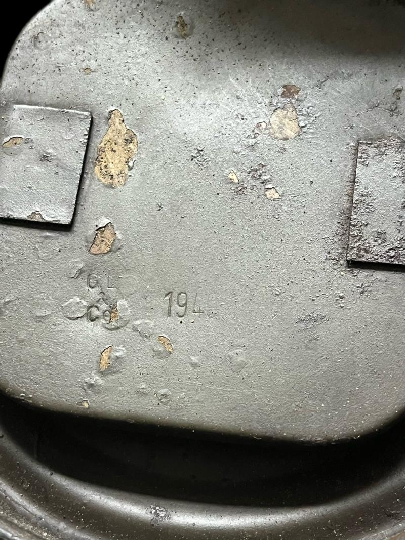 WW2 GERMAN M30 GAS MASK IN TIN