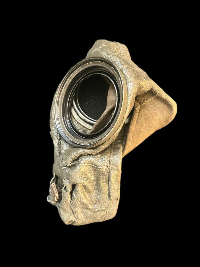 RELIC WW2 GERMAN GAS MASK