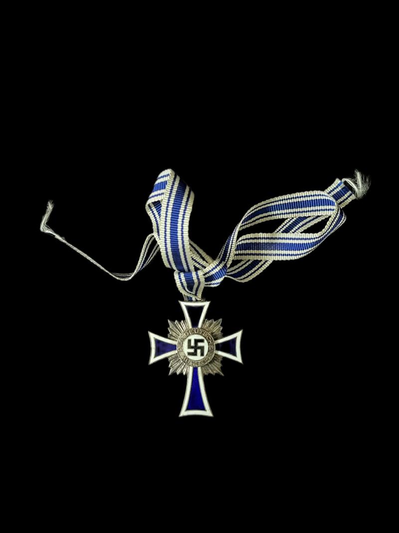 WW2 GERMAN MOTHER'S CROSS IN SILVER